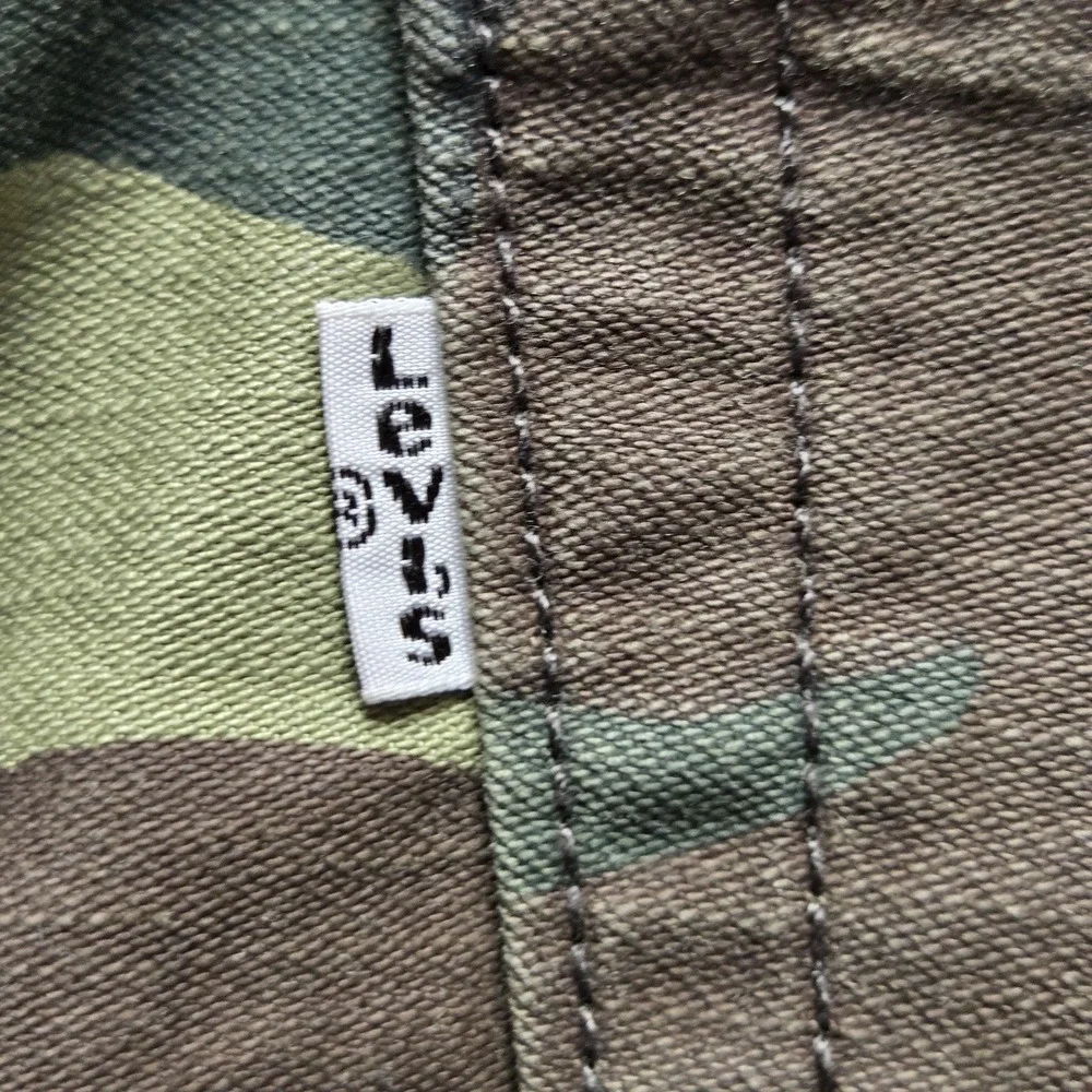 Levis 541 Jeans Mens 33x28 Green Camouflage Athletic Fit Tapered Denim Pants